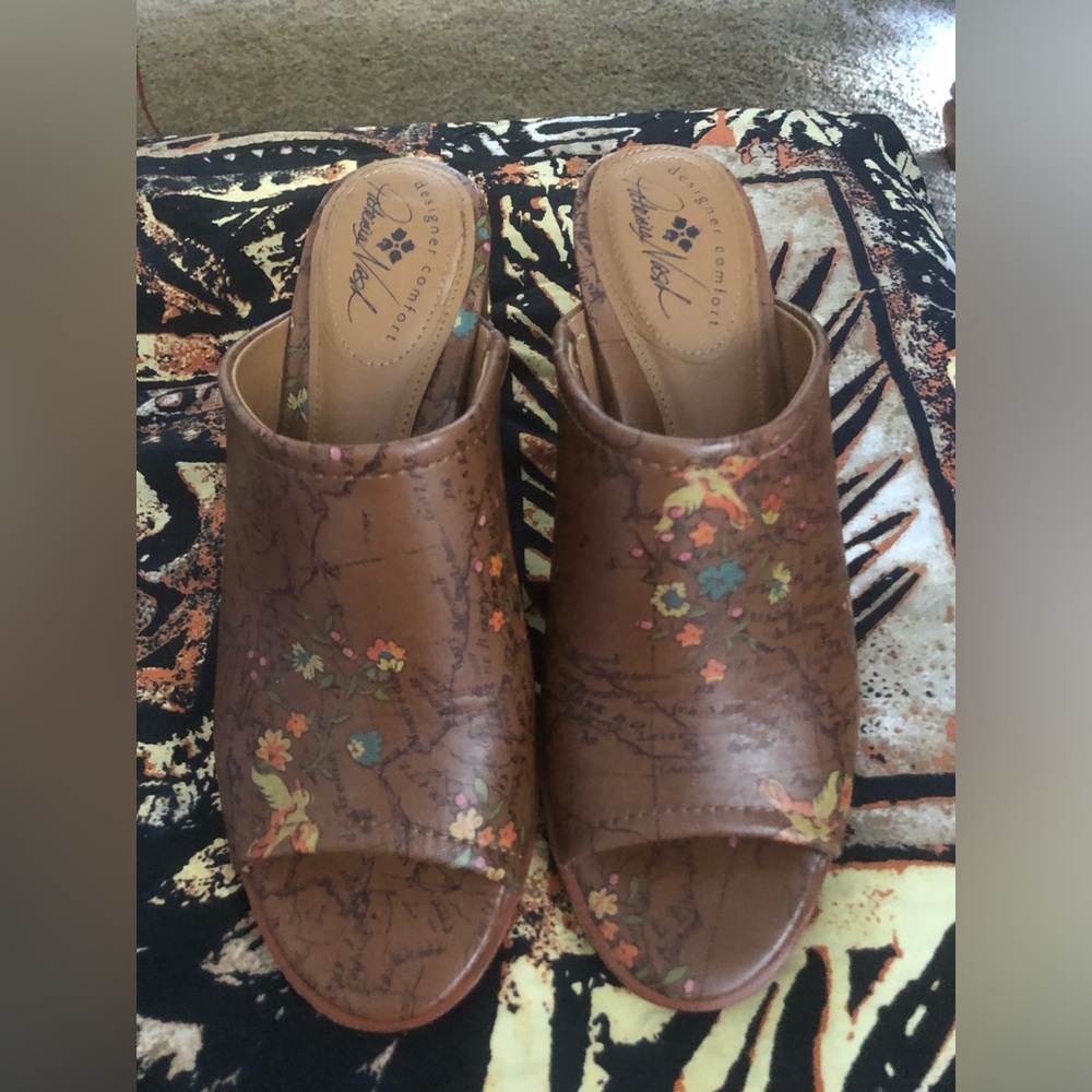 Patricia Nash Leather Slip On Heels Size 7.5